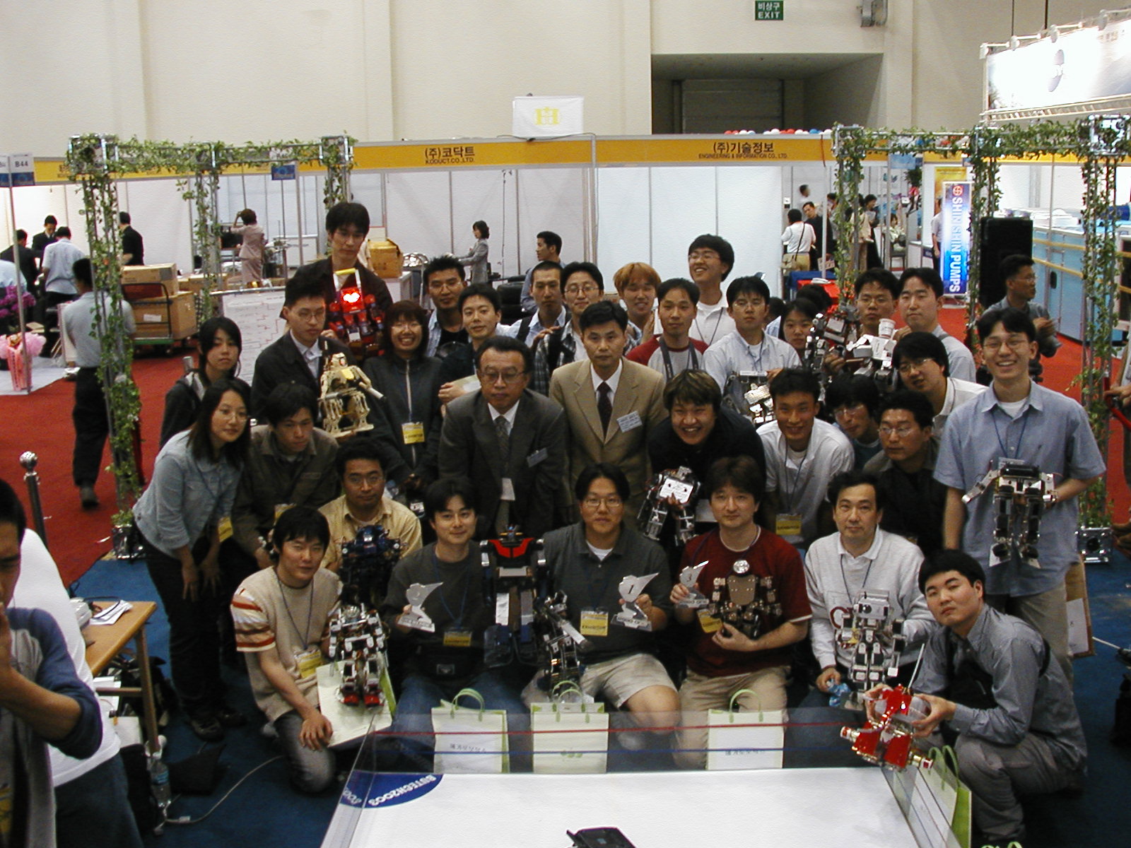 http://www.robo-one.or.kr/english/free_album/images_temp/the1stAROCParticipants.JPG